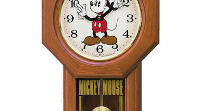 これぞザ・振り子時計！ディズニー100周年を記念して、セイコーから数量限定でミッキーデザインのレトロな時計が登場